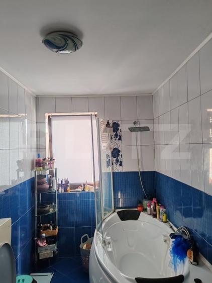 Casă individuală cu 4 camere cu Canalizare în Periferie
