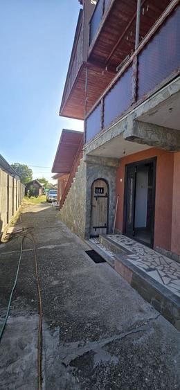 Casă cu 4 camere cu Teren 3500 Mp în Central