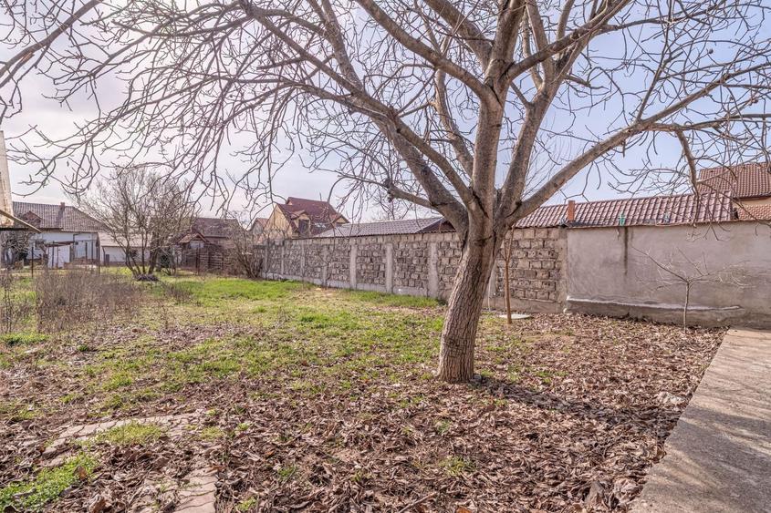 Casă individuală cu 4 camere cu Canalizare în Poltur