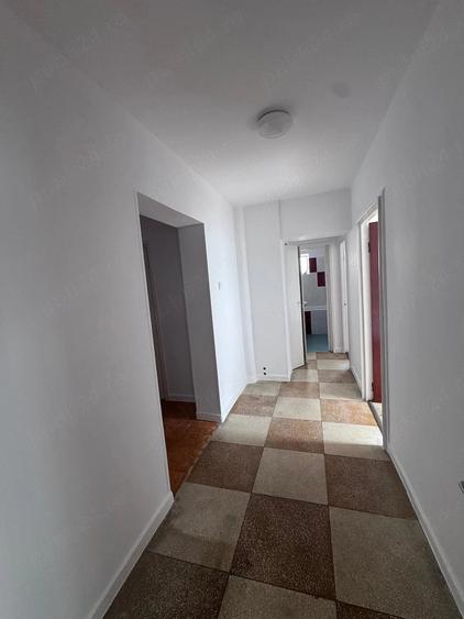 Apartament cu 4 camere decomandat în Iancului