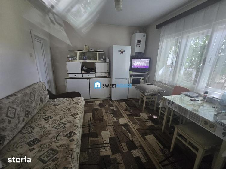 Casă cu 5 camere cu Teren 704 Mp în Central