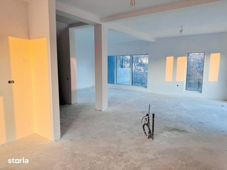 Casă cu 4 camere în Central