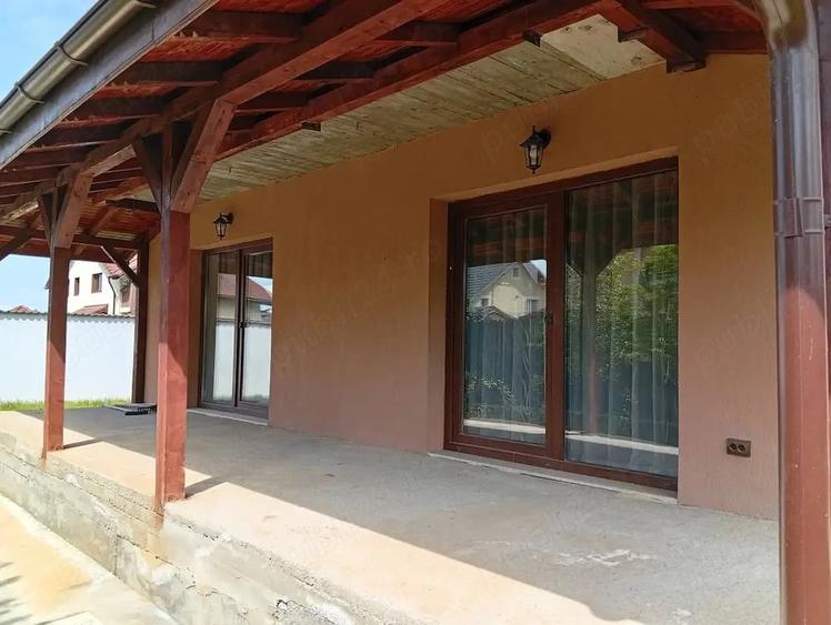 Casă cu 4 camere cu Teren 700 Mp în Exterior Vest