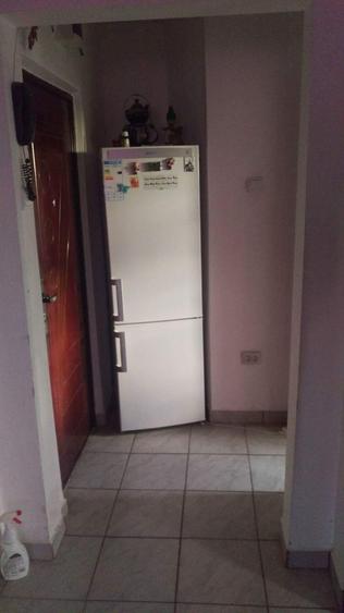 Garsonieră decomandată în Titan
