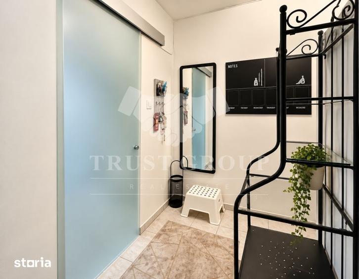 Apartament cu 2 camere semidecomandat, mobilat în Pajura