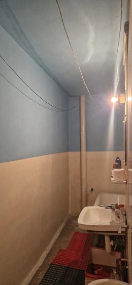 Garsonieră decomandată în Girocului