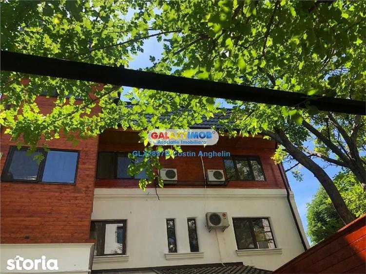 Casă cu 5 camere cu Teren 70 Mp în Romană
