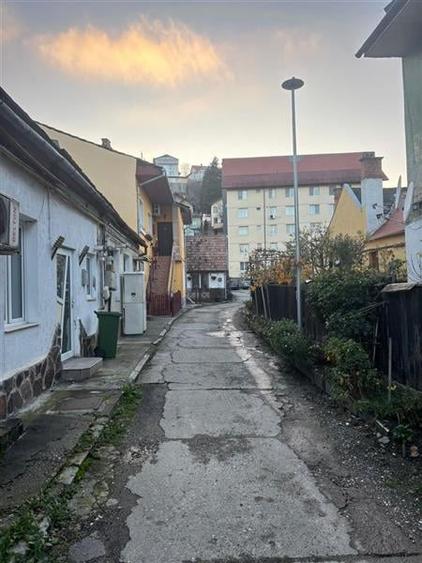 Casă individuală cu 1 camere cu Canalizare în Centrul Istoric