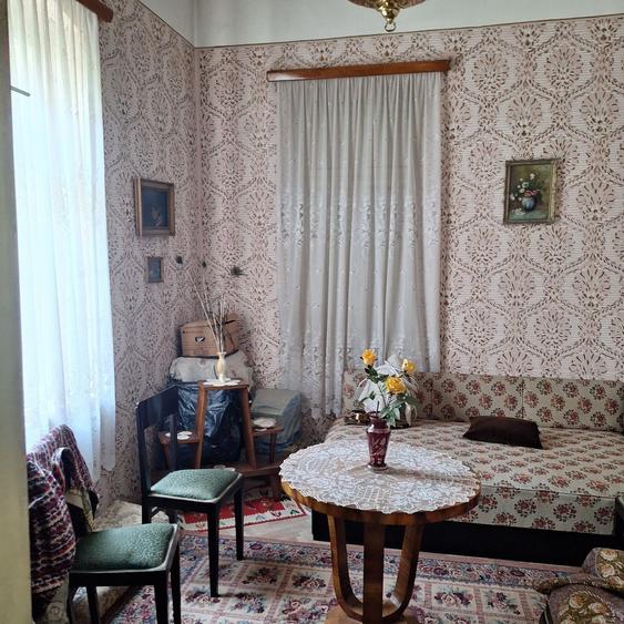 Casă cu 4 camere în Ultracentral