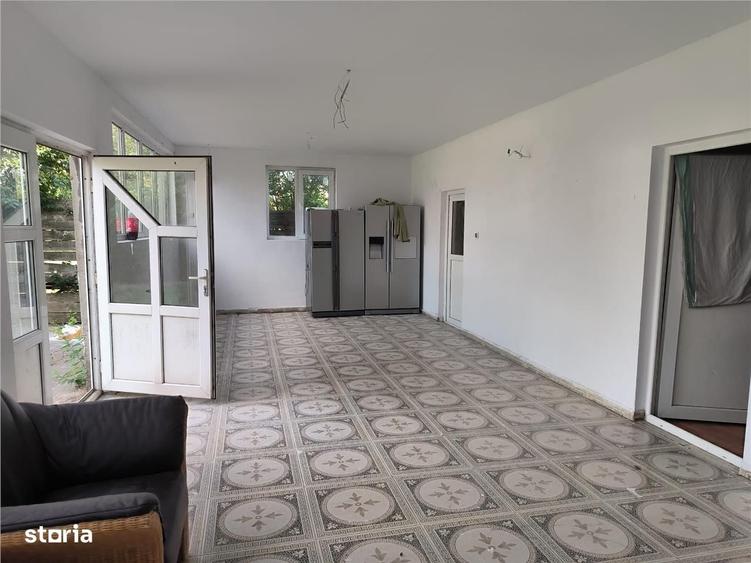 Casă cu 4 camere în Central