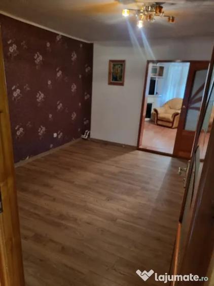 Casă cu 4 camere cu Teren 1724 Mp în Iaslovăț