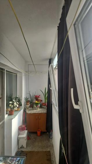 Apartament cu 4 camere decomandat în Brâncoveanu