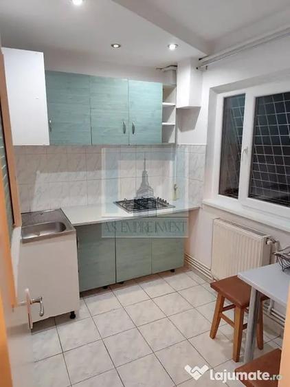Garsonieră decomandată în Răcădău