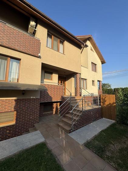 Casă cu 4 camere cu Teren 300 Mp în Sânmartin