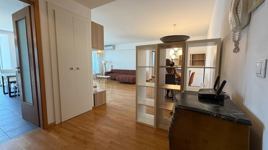 Apartament cu 3 camere, mobilat în Sisești