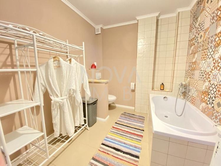 Apartament cu 3 camere decomandat, mobilat în Ștrand