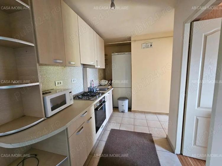 Apartament cu 3 camere decomandat în Giarmata