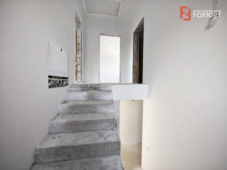 Duplex cu 4 camere semidecomandat cu Canalizare în Giroc