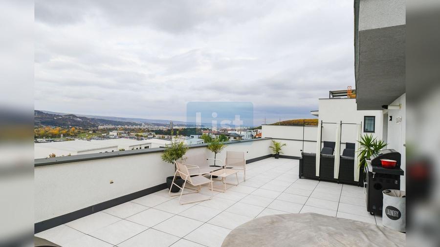 Apartament cu 3 camere semidecomandat, mobilat în Florești