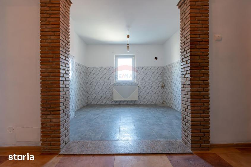 Apartament cu 3 camere în Traian