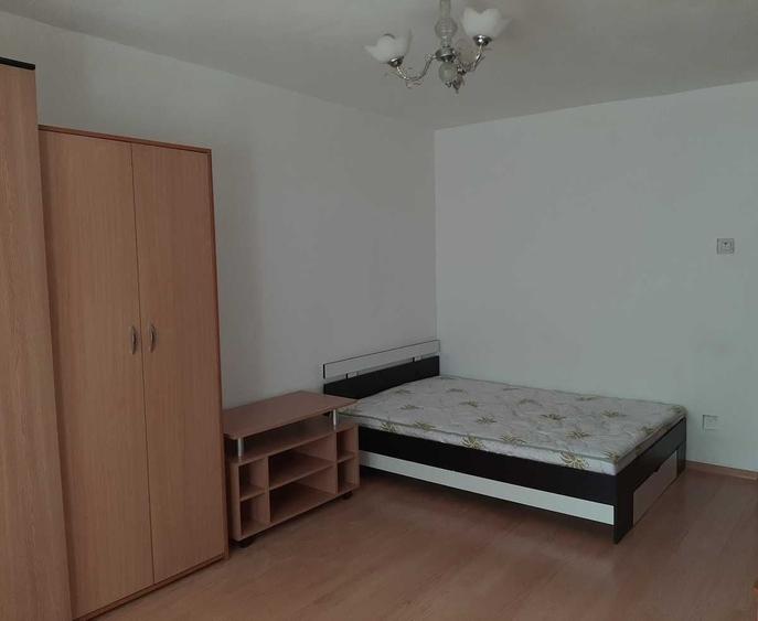 Garsonieră decomandată în Colentina