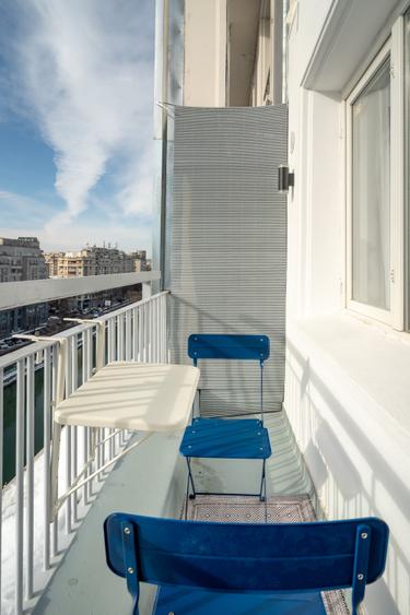 Apartament cu 3 camere semidecomandat în Calea Victoriei