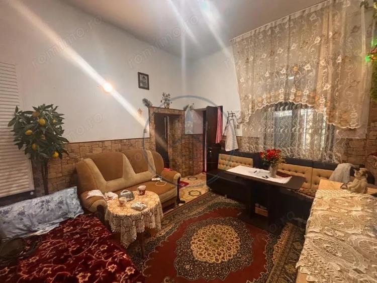 Casă cu 4 camere cu Teren 250 Mp în Central