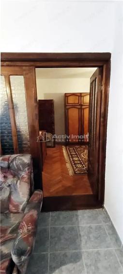 Casă cu 5 camere cu Teren 324 Mp în Berzasca