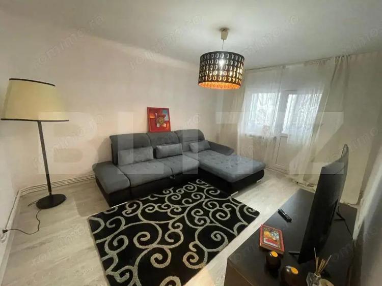 Apartament cu 4 camere decomandat în 1 Mai