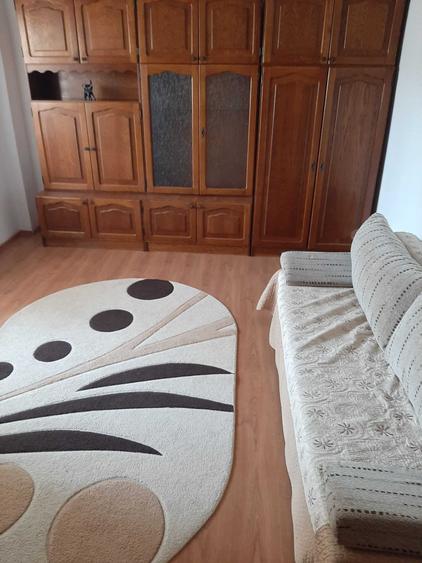 Apartament cu 3 camere decomandat în Bartolomeu