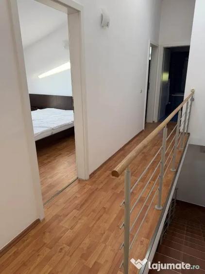 Casă cu 5 camere cu Teren 250 Mp în Central