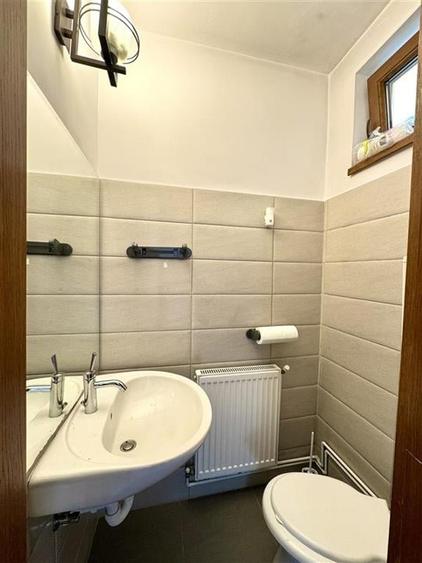 Casă individuală cu 7 camere cu Teren 382 Mp în Ultracentral