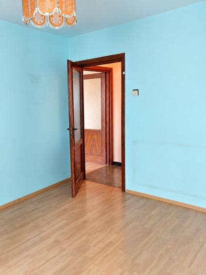 Apartament cu 2 camere semidecomandat în Giulești