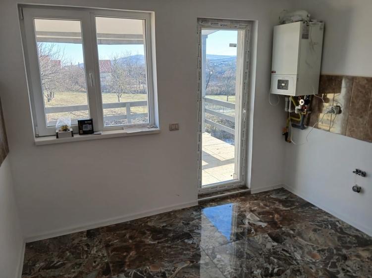 Casă individuală cu 4 camere cu Teren 570 Mp în Tomești
