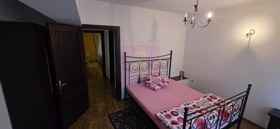 Casă cu 5 camere în Central