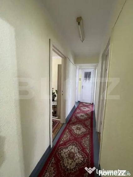 Apartament cu 4 camere semidecomandat în Universității