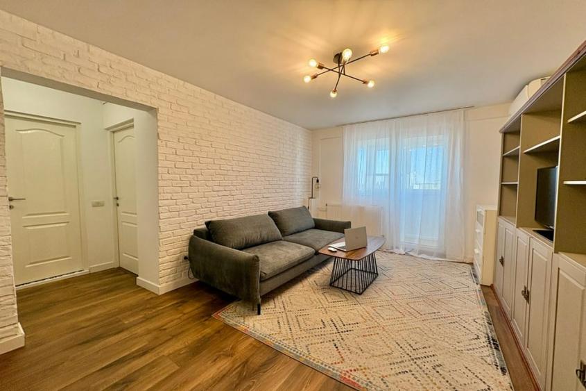 Apartament cu 2 camere semidecomandat, mobilat în Victoriei
