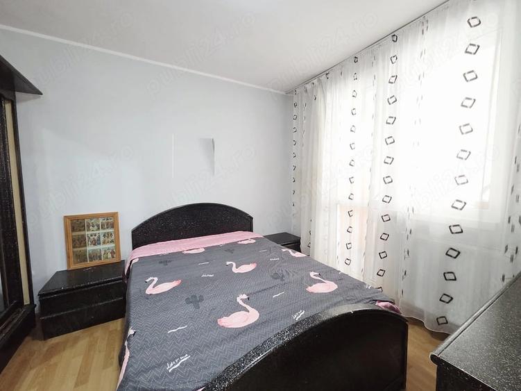 Apartament cu 3 camere semidecomandat în Micro 19