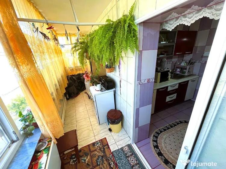 Apartament cu 3 camere decomandat în E3