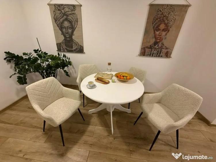 Casă cu 5 camere cu Teren 210 Mp în Eroii Revoluției