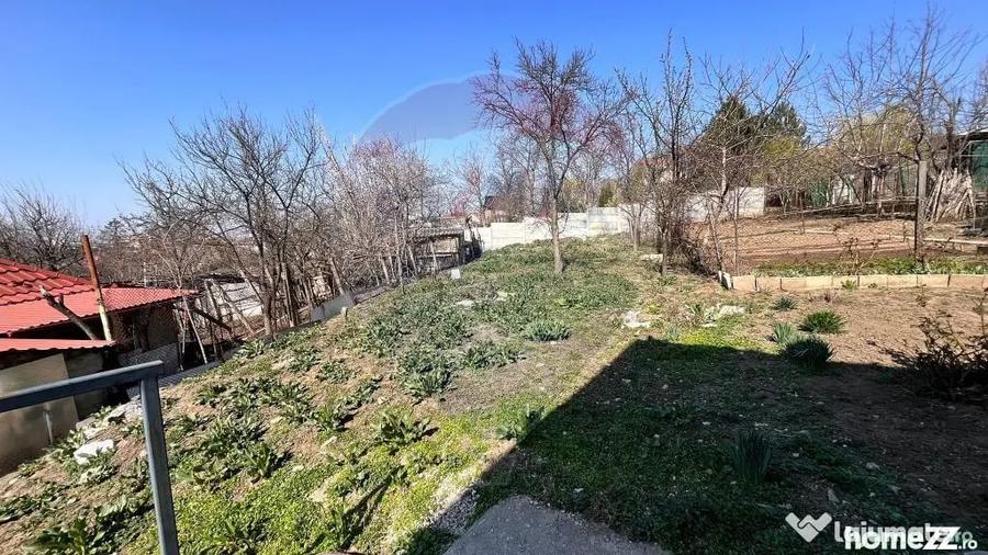Casă cu 3 camere cu Teren 300 Mp în Central