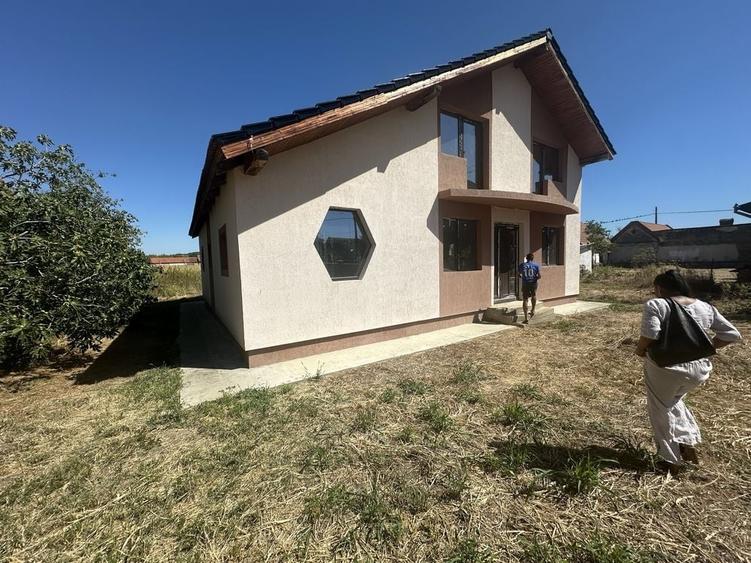 Casă cu 4 camere în Lugojel