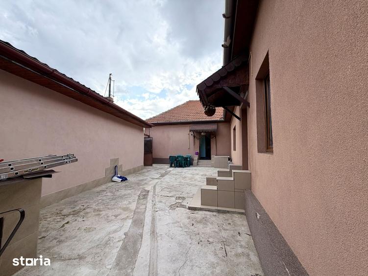 Casă cu 5 camere cu Teren 479 Mp în Ghirodei