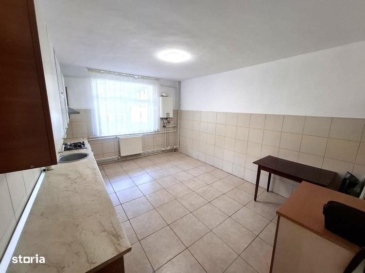 Casă cu 4 camere în Băceni