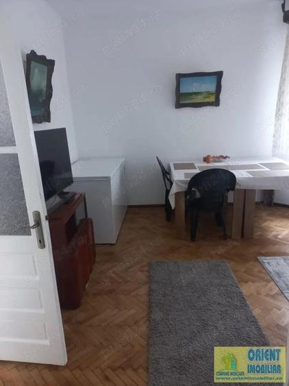 Casă cu 6 camere cu Teren 170 Mp în Tomis I