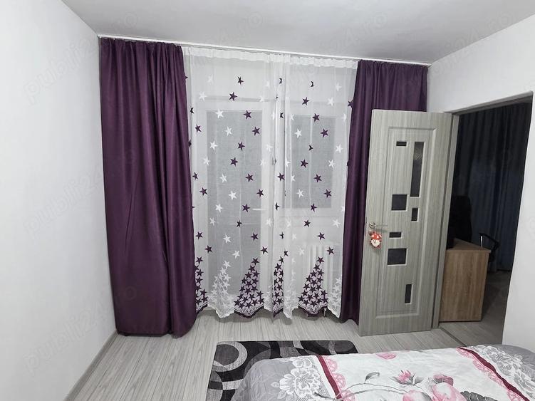 Apartament cu 3 camere semidecomandat în Șagului