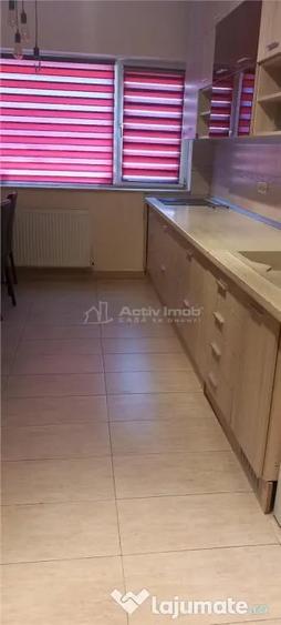 Casă cu 5 camere cu Teren 700 Mp în Străulești