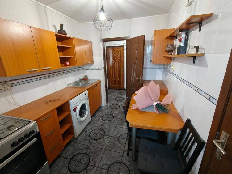 Apartament cu 2 camere decomandat, mobilat în Teiul Doamnei