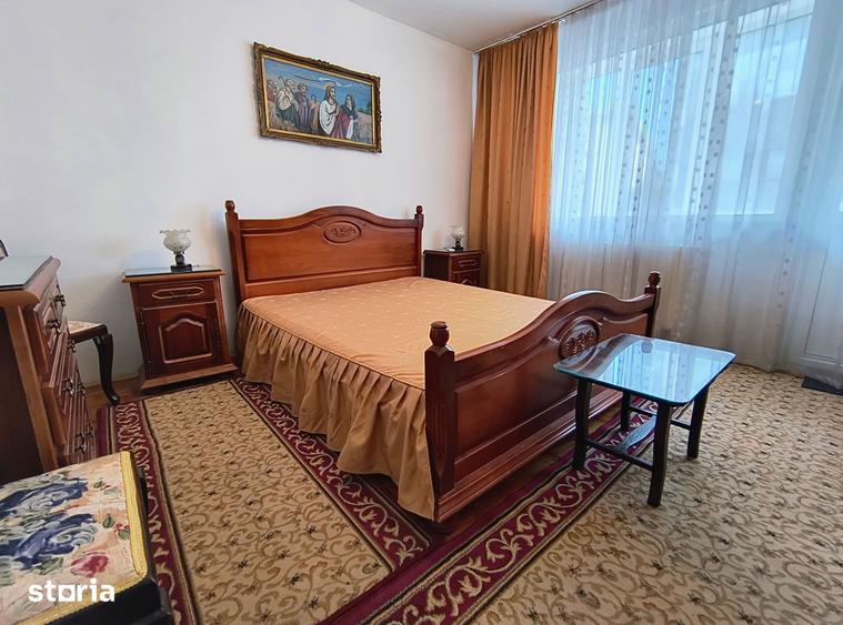 Apartament cu 2 camere semidecomandat în Victoriei