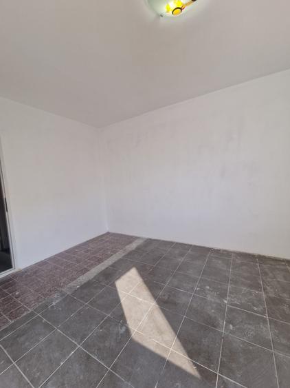 Garsonieră decomandată în Sud